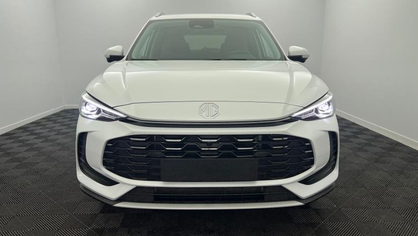 Aperçu du véhicule : 1.5 L Hybrid+ 197 ch Toit panoramique ouvrant Luxury Dover White