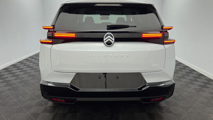 Aperçu du véhicule : Nouveau Hybrid 145 ch e-DCS6 Plus Blanc Okénite - Toit Noir Perla Nera avec 2550€ d'équipements inclus