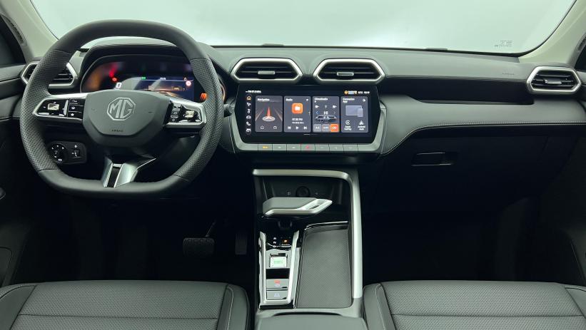 Aperçu du véhicule : 1.5 L Hybrid+ 197 ch Toit panoramique ouvrant Luxury Dover White