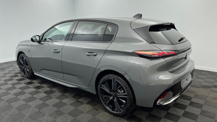 Aperçu du véhicule : BlueHDi 130ch S&S EAT8 GT Gris Selenium avec 4500€ d'équipements inclus