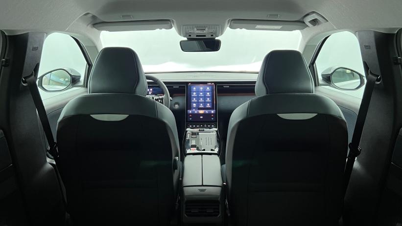 Aperçu du véhicule : Nouveau Hybrid 145 ch e-DCS6 Plus Blanc Okénite - Toit Noir Perla Nera avec 2550€ d'équipements inclus