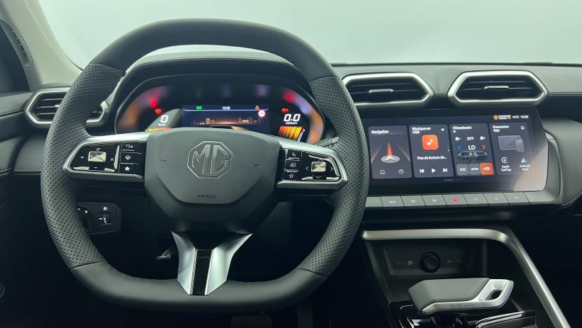 Aperçu du véhicule : 1.5 L Hybrid+ 197 ch Toit panoramique ouvrant Luxury Camden Grey avec 650€ d'équipements inclus