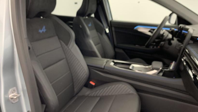 Aperçu du véhicule : FULL HYBRID E-TECH 200 CH 7PL ESPRIT ALPINE