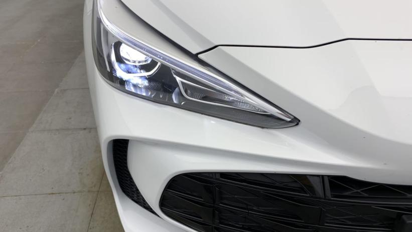 Aperçu du véhicule : 1.5 L Hybrid+ 195 ch Luxury