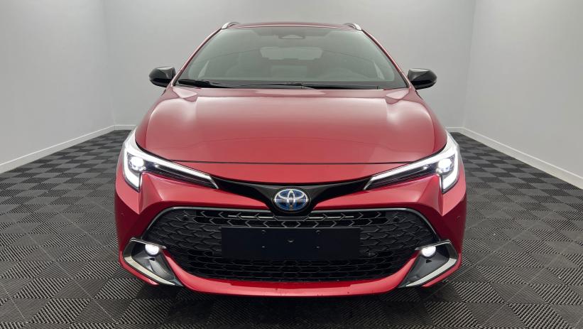 Aperçu du véhicule : Hybride 178ch Design Rouge Intense avec 2590€ d'équipements inclus
