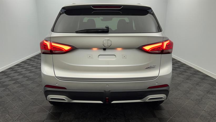 Aperçu du véhicule : 1.5 L Hybrid+ 197 ch Toit panoramique ouvrant Luxury Cosmic Silver avec 650€ d'équipements inclus