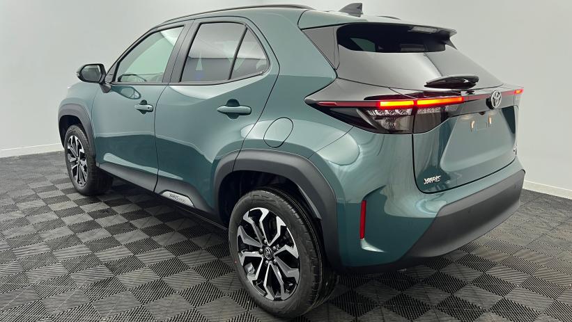 Aperçu du véhicule : Hybride 130ch 2WD Design Vert Impérial avec 2150€ d'équipements inclus