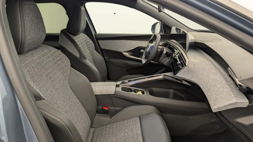 Aperçu du véhicule : HYBRID 145 CH E-DCS6 ALLURE