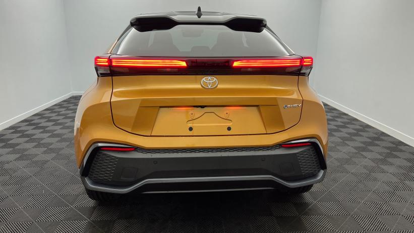 Aperçu du véhicule : Hybride Rechargeable 225 Collection Premiere Jaune Sulfure métallisé - Toit et arrière Noir