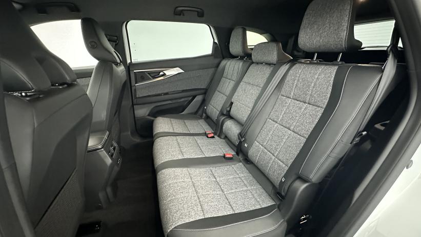 Aperçu du véhicule : VI E-Tech full hybrid 200ch Techno