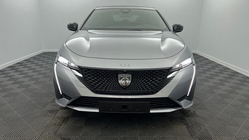 Aperçu du véhicule : BlueHDi 130ch S&S EAT8 GT Gris Artense avec 2350€ d'équipements inclus