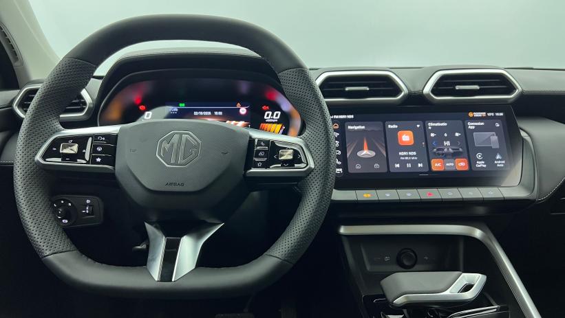 Aperçu du véhicule : 1.5 L Hybrid+ 197 ch Toit panoramique ouvrant Luxury Cosmic Silver avec 650€ d'équipements inclus