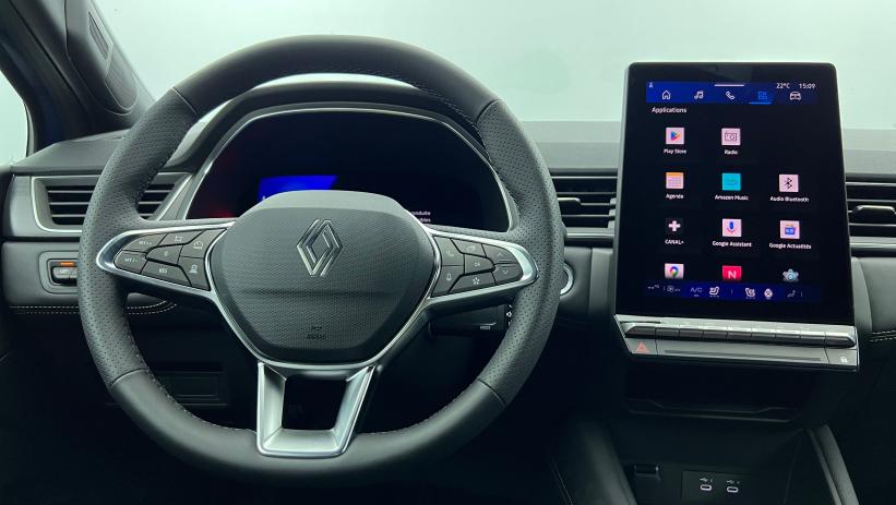 Aperçu du véhicule : E-Tech full hybrid 145 Iconic Bleu Iron avec 800€ d'équipements inclus