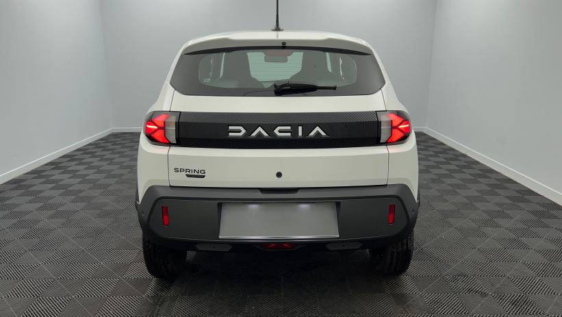 Aperçu du véhicule : 65 Expression Blanc Kaolin avec 260€ d'équipements inclus