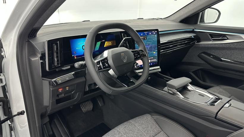 Aperçu du véhicule : VI E-Tech full hybrid 200ch Techno