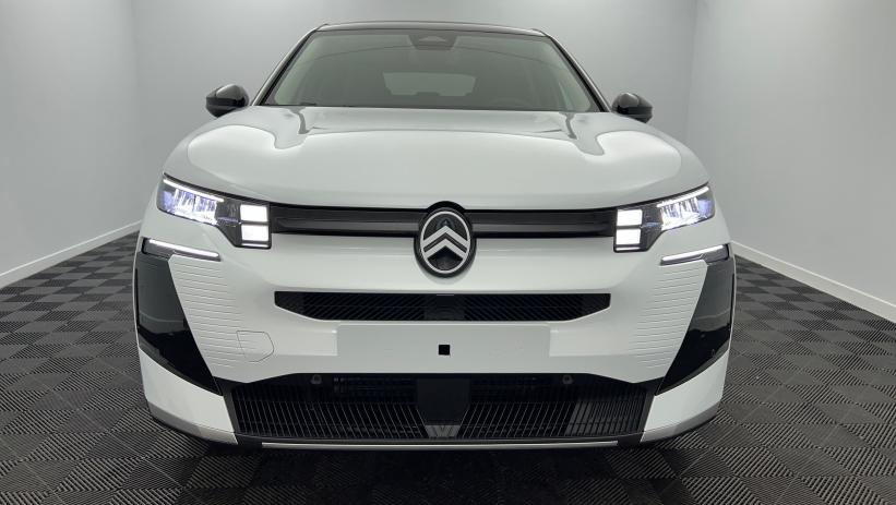 Aperçu du véhicule : Nouveau Hybrid 145 ch e-DCS6 Plus Blanc Okénite - Toit Noir Perla Nera avec 2550€ d'équipements inclus