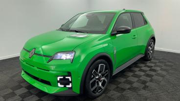 Aperçu du véhicule : 120 ch autonomie urbaine Techno Peinture vert pop avec 1250€ d'équipements inclus